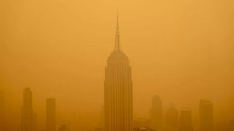 A choked skyline in New York City during wildfire season